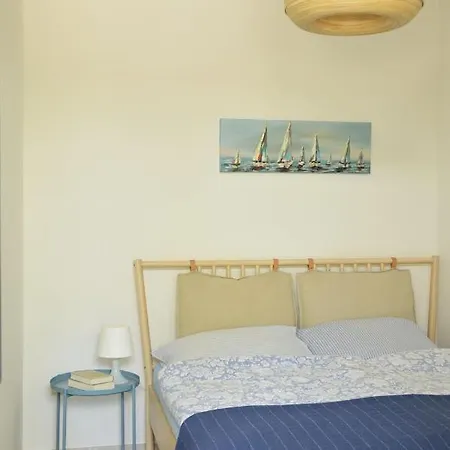 Lelle Apartment *