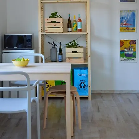 Lelle Apartment *